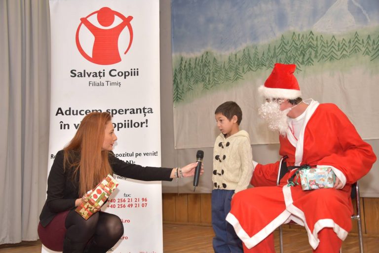 Salvați Copiii s-a transformat în Moș Crăciun pentru zeci de copii-video