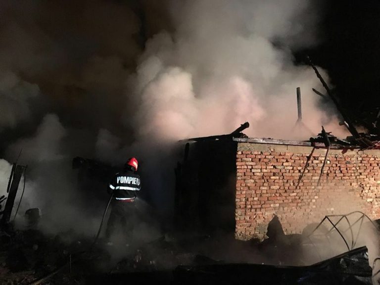 Incendiu în Caransebeș, o baracă a fost cuprinsă de flăcări