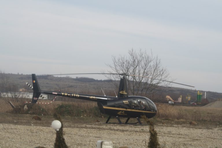 Primarul care a ajuns cu elicopterul la un restaurant din Lugoj, pentru a lua prânzul