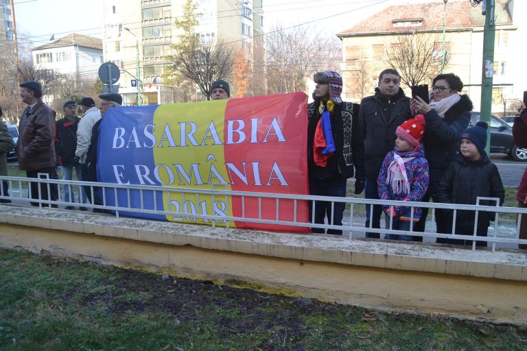 Coroane de flori pentru artizanul Unirii de la 1859. Foto-video