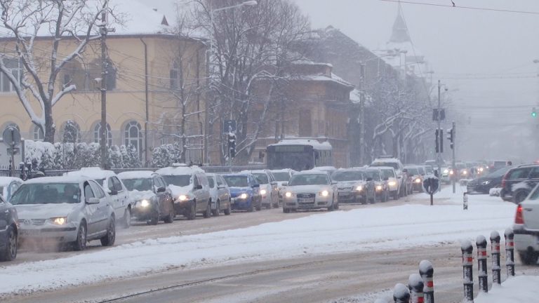 Primarul în voiaj la Viena, Timișoara sufocată după prima zăpadă mai serioasă din acest an! Foto-video