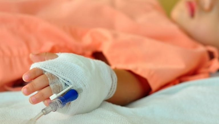 Moartea unui elev de 11 ani scoate la iveală noi erori în sistemul medical românesc. Copilul, refuzat de două spitale