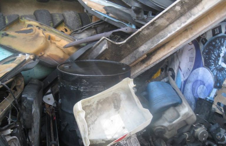 Service-uri auto din Timişoara, amendate pentru poluarea mediului. Foto