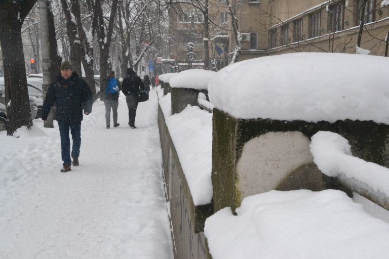 Ninsorile încep de luna viitoare. Fenomenul ciudat de care vom avea parte în iarna 2018-2019