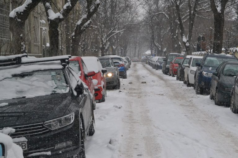 Vine iarna în România! Vremea începe să se răcească brusc, se anunță lapoviță și ninsori!