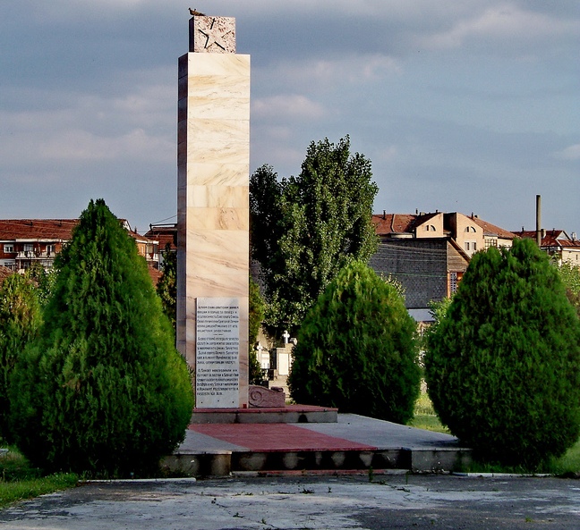 La Arad se muncește de zor la obeliscul sovietic, dar nimeni nu vrea amplasarea Monumentului Unirii ce așteaptă o semnătură