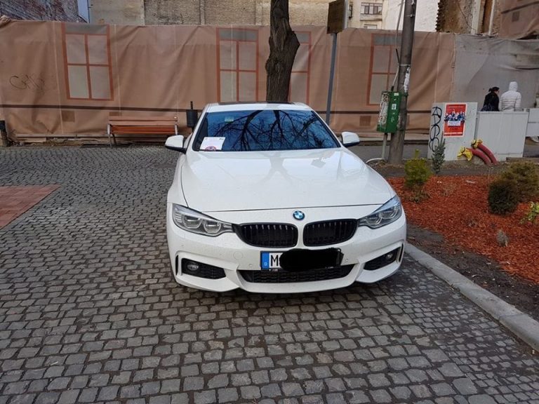 Sute de şoferi amendaţi pentru parcare, la Timişoara. Câteva zeci au lăsat maşinile în zonele pietonale