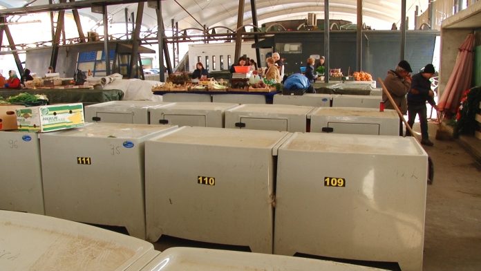 piata badea cârțan.Still038