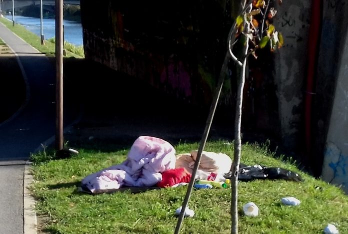 podul - fabrica tigarete