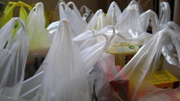 O nouă „măsură importantă” a Guvernului. Pungile de plastic, INTERZISE!
