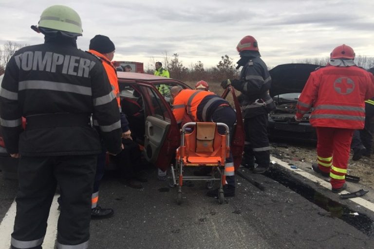 Patru victime după o depășire pe linia continuă! Accidentul, pe drumul ce leagă Lugojul de Buziaș