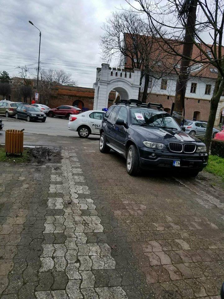 Lipsa locurilor de parcare din Timişoara sau şoferi necivilizaţi?
