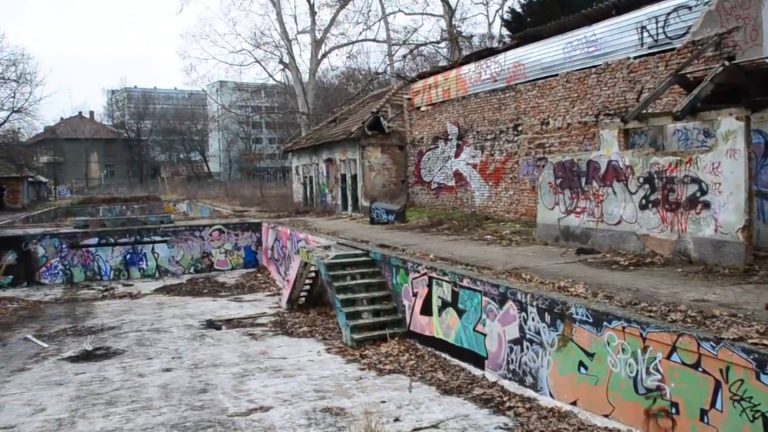 Baza Sportivă Uszoda, halda de gunoaie pentru lucrătorii de la Parcul Central-foto-video