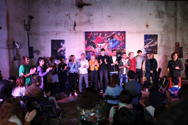 Cum ar fi sa te lovești de un gard in drumul tau pentru o viata in siguranta? – expozitia Body&Boder la Timisoara