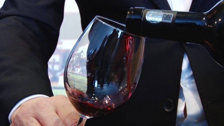 La Vârșeț se destupă sticlele de vin pentru oaspeții de pretutindeni