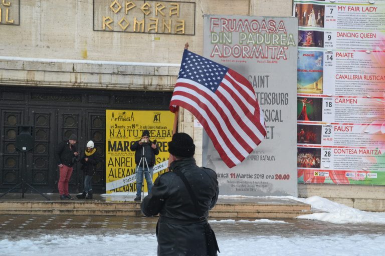 Boborul de peste ocean luptă cu corupția de i se fâlfâie steagul
