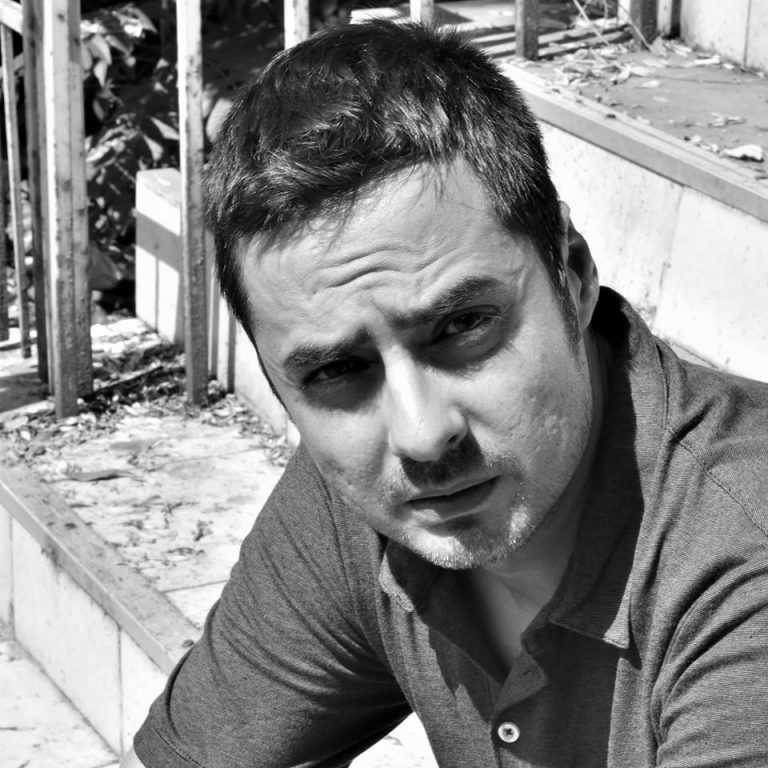 „Când mă blochez, mă ridic și dau ture prin casă” – Interviu cu scriitorul şi psihiatrul Augustin Cupşa