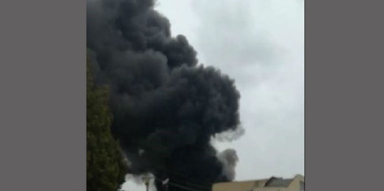 Incendiu la Timișoara.  Fumul gros a acoperit un mare bulevard