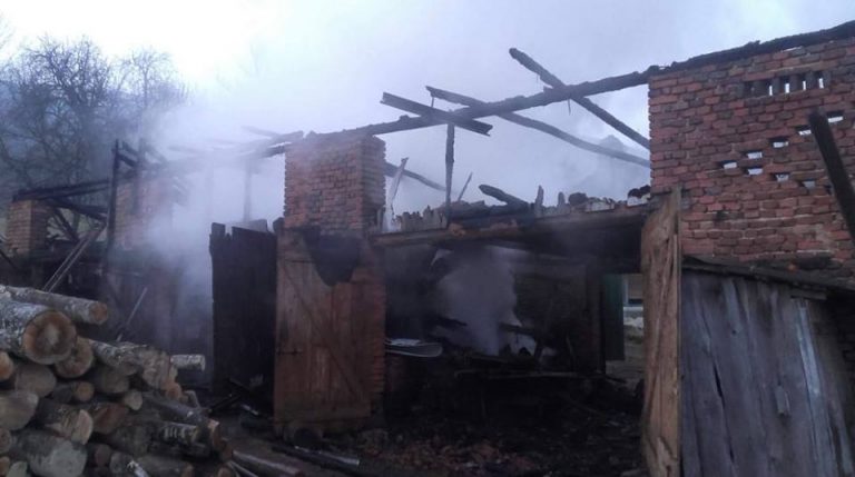 Răzbunarea incendiară a unui bărbat înșelat! Ce i-a făcut vasluianul iubitei sale din Banat