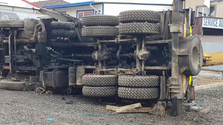 Automacara prăbușită lângă Timișoara! Un om a fost rănit! Foto