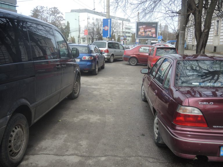 „Ale cui e trotuarele?” – foto