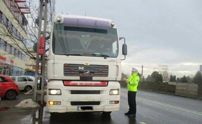 Șoferi de TIR amendați pentru că traversează Timișoara fără a plăti taxa de tranzit