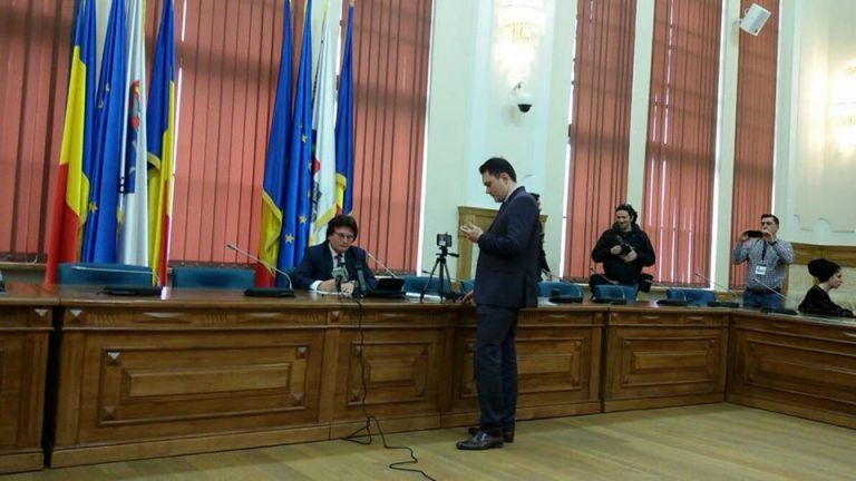 Jurnaliștii timișoreni au boicotat conferința ”de presă” în care primarul urbei de pe Bega vorbește singur-foto-video