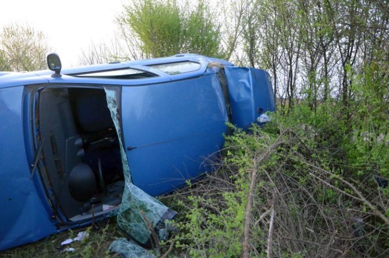 O mamă și bebelușul ei răniți într-un accident de circulație, în Timiș! Video