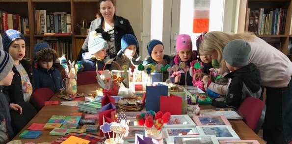 Cum întâmpină Sfintele Paști copiii și profesorii de la Școala și grădinița ortodoxă din Timișoara