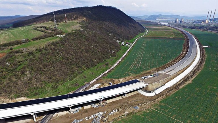 Ce a adus Iepurașul pe autostrada Lugoj – Deva! Foto