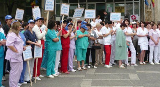 Vești bune pentru medici! Guvernul caută soluții pentru prevenirea grevei din Sănătate. Ce se întâmplă cu gărzile