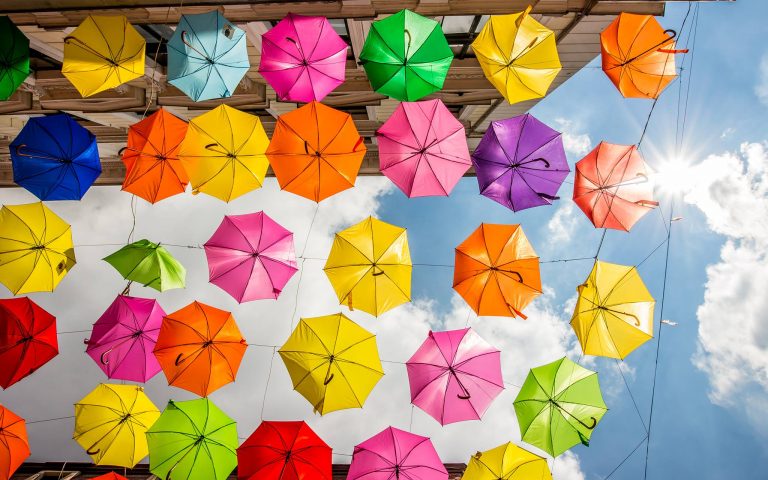 Umbrelele colorate vor anima, din nou, centrul urbei! Ce surprize mai pregătesc organizatorii  Foto