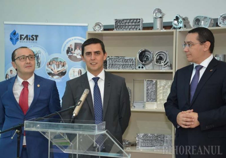 Jaf în vila unui important om de afaceri din vestul țării. Soția și copilul, amenințați cu cuțitul și legați