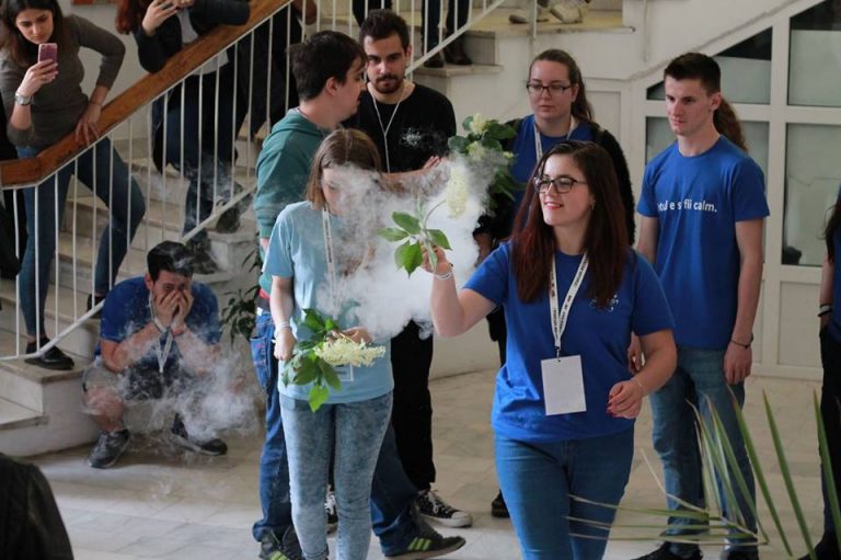 Elevii pot intra fără concurs la Facultatea de Chimie a UPT! Ce trebuie să facă aceștia foto