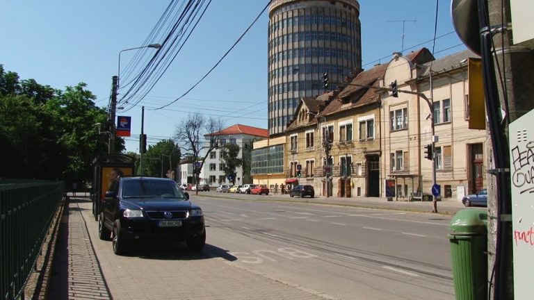 Restricţii de circulaţie pe bulevardul Mihai Viteazu, pentru asfaltări