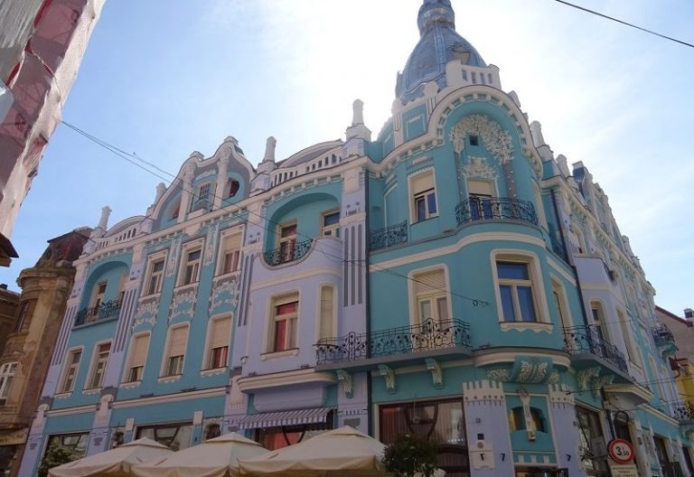 Lecție pentru Timișoara! Cum arată acum un palat renovat din temelii în vestul țării