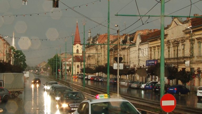 Fenomene periculoase, la Timișoara și în județ. Cod galben emis de meteorologi