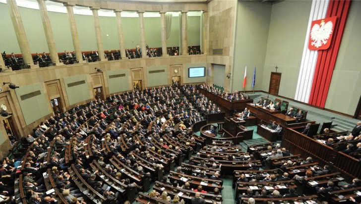 Parlamentarii din Polonia şi-au tăiat indemnizaţiile  cu 20%! Un model demn de urmat pentru toți parlamentarii români