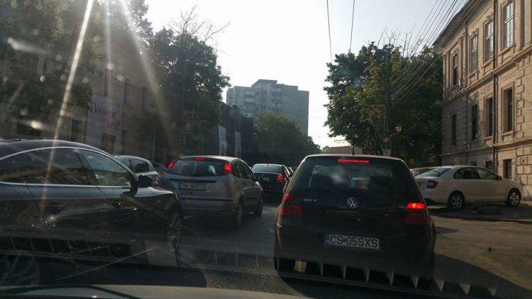 Trafic infernal în Timişoara, la început de săptămână. FOTO