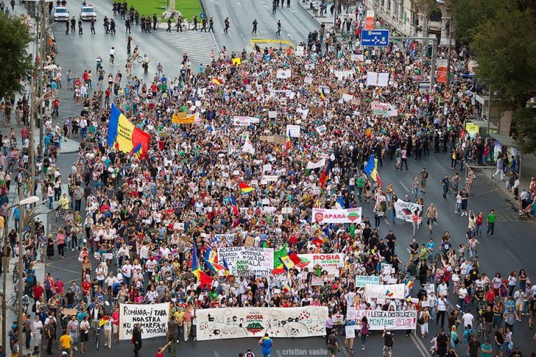 Timişoara iese în stradă pentru Roşia Montană