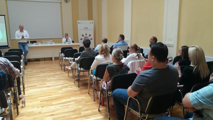 35204851_568592280190524_9157135708345860096_n