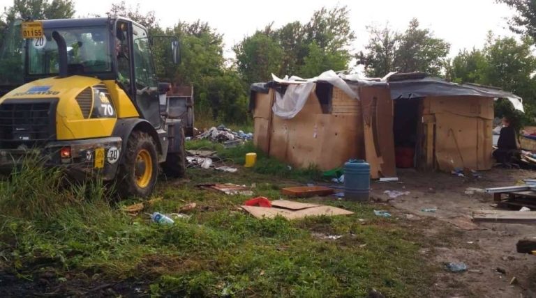 Adăpost improvizat în Calea Buziaşului, eliminat de poliţiştii timişoreni