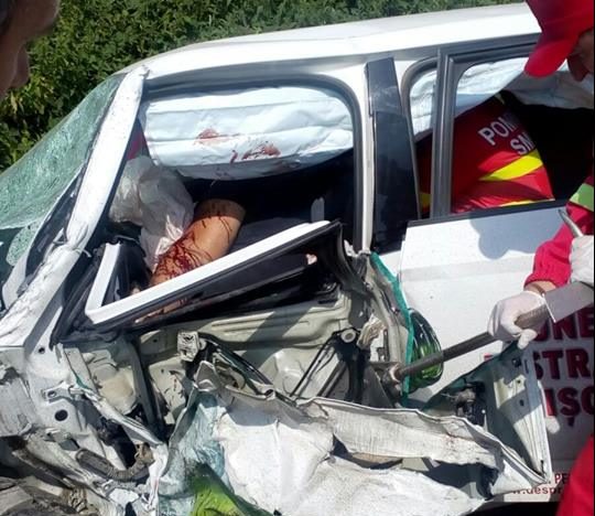 Accident grav în județul Arad! IMAGINI din timpul intervenției