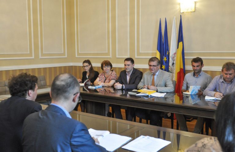 Ministrul Culturii, actorul George Ivaşcu, încearcă să ajute Timişoara Capitală Europeană a Culturii