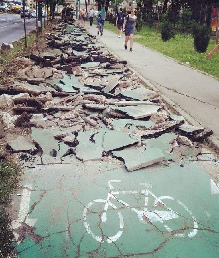 Bicicliști revoltați: pista de la Parcul Botanic a fost făcută zob! Robu îi liniștește
