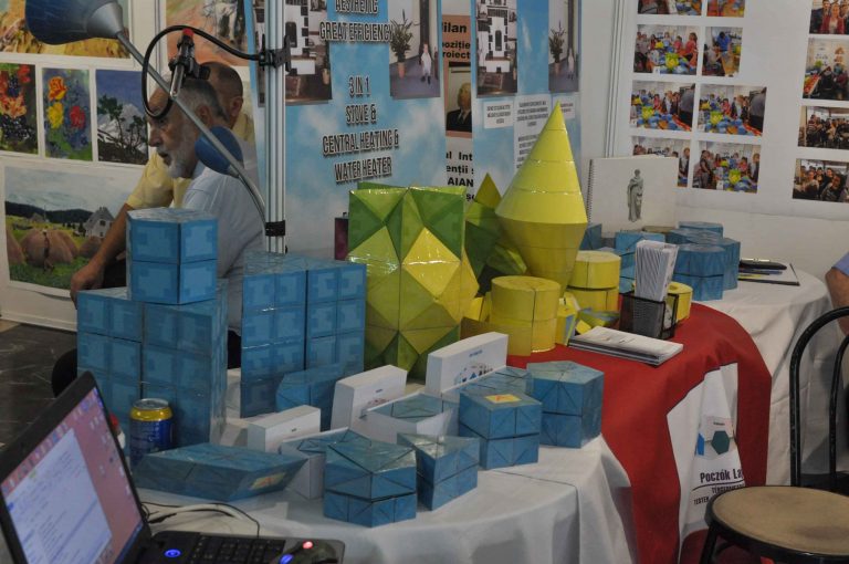 Invențiile cercetătorilor din Banat și din străinătate, expuse la Casa Tineretului! Foto – Video