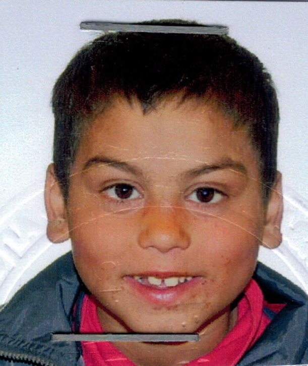 Copil de 9 ani, dispărut de lângă bunica sa! Polițiștii sunt în alertă