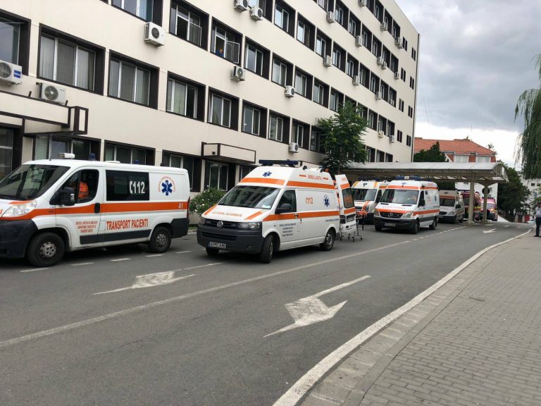 O oră, două accidente, nouă victime și o imagine cât o mie de cuvinte, în vestul țării