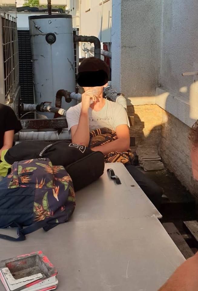 YCRE, prins din nou de polițiști în timp ce semna o clădire!