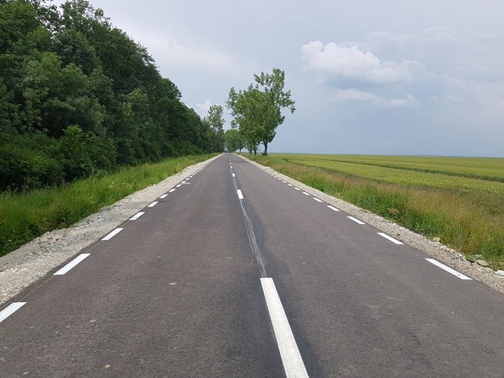 Drum nou între Hitiaș și Bacova! De acum se poate circula rapid pe asfalt proaspăt Foto-video